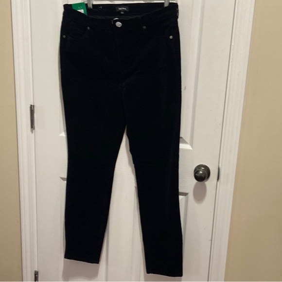 Well Worn Pants - Well Worn Black Skinny Jumpsuit with Sleek Design